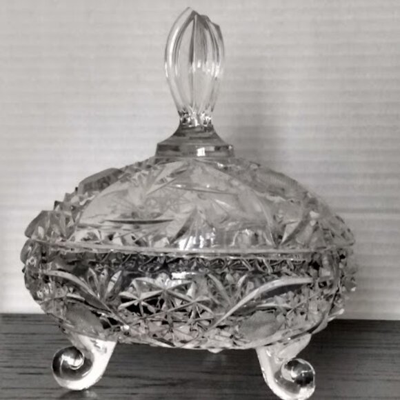 Vintage Pinwheel Crystal Triangle Dish with Lid SEE DESCRIPTION - Picture 3 of 9